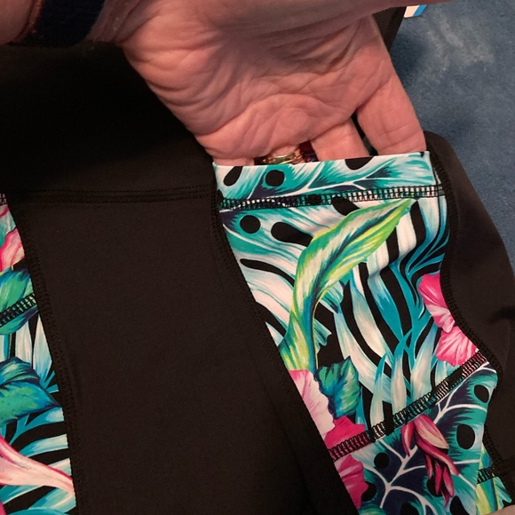 Salt Life UVAPOR Performance shorts - Picture 4 of 6